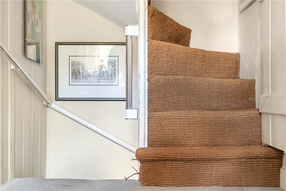 Wellington Place, High Street, SN8, photo 12