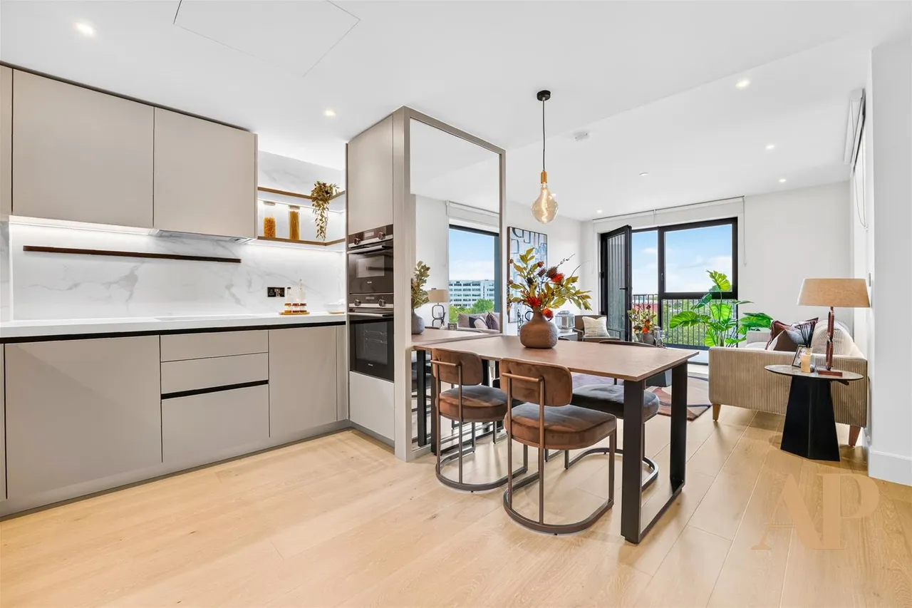 Fountain Park Way, London W12 7SP, photo 2