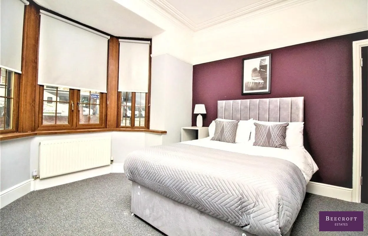 Pontefract Road, Barnsley, photo 4