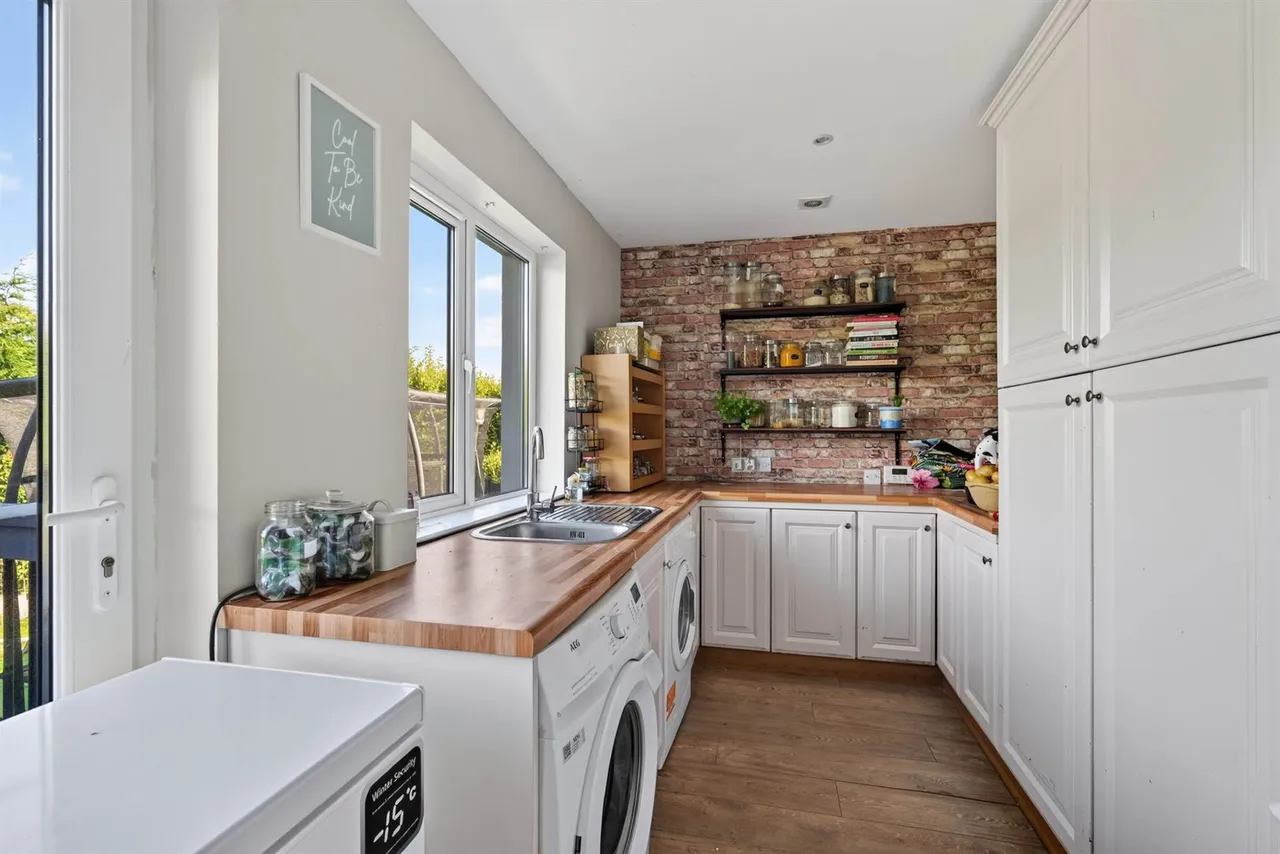 Bangor Road, Craigavad, BT18, photo 17
