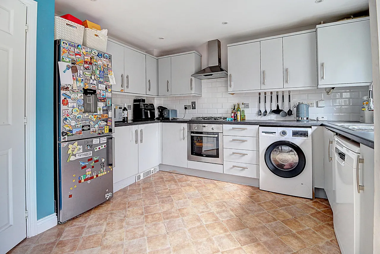 Appleton Drive, Basingstoke, RG24, photo 7