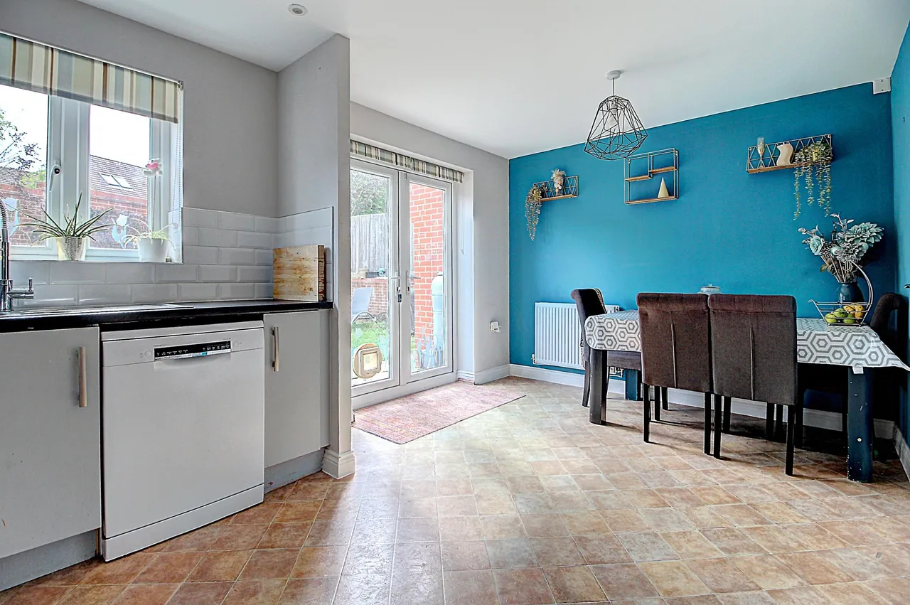 Appleton Drive, Basingstoke, RG24, photo 6