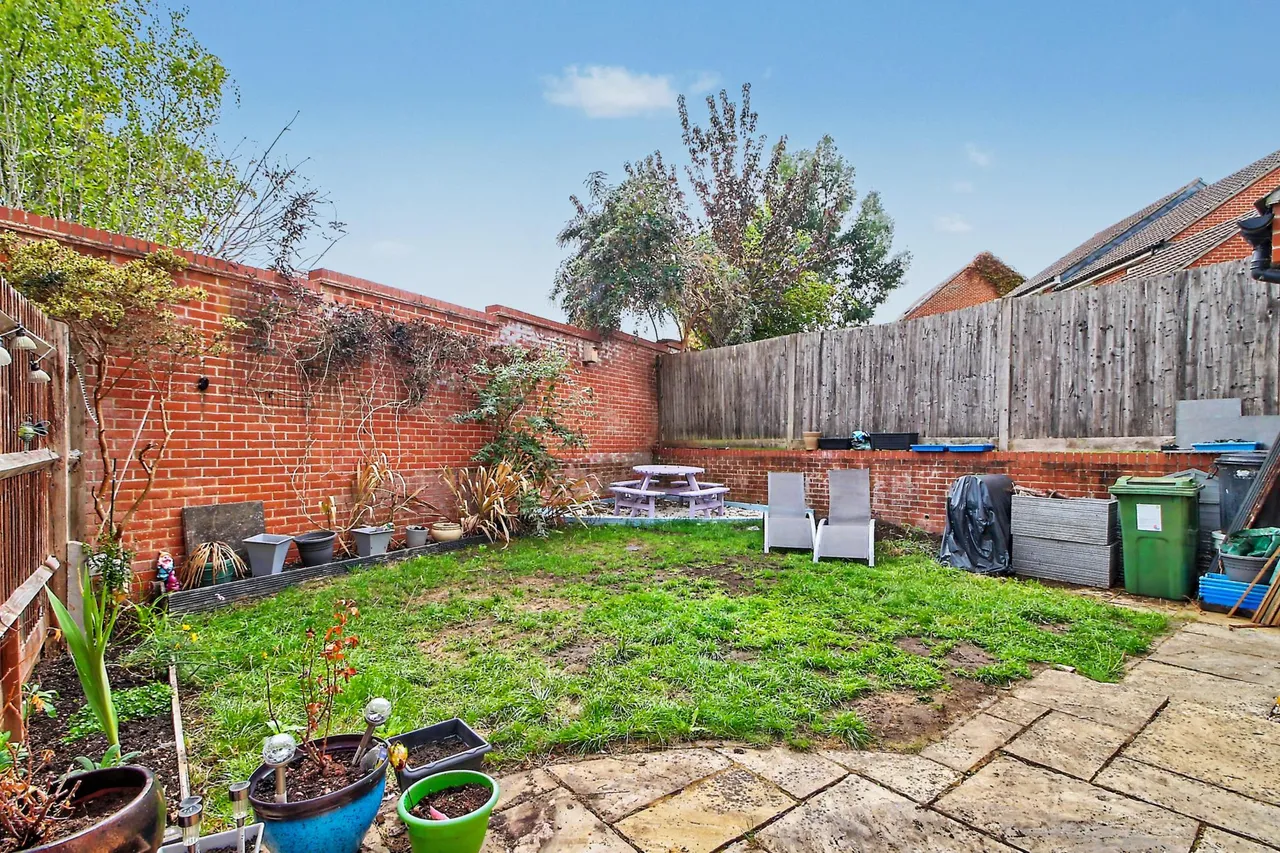 Appleton Drive, Basingstoke, RG24, photo 15