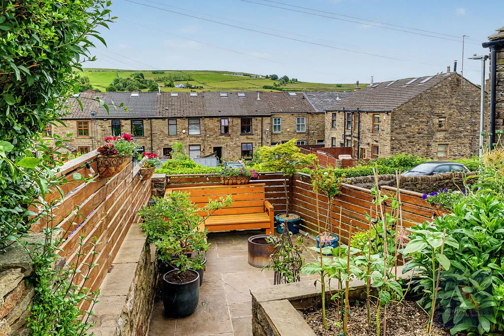 Tong End Whitworth, Rochdale OL12 8BJ, photo 17