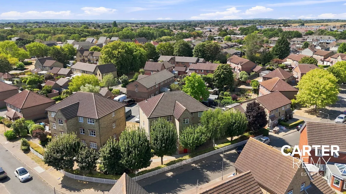 Laburnum Grove, South Ockendon, RM15 6RA, photo 4