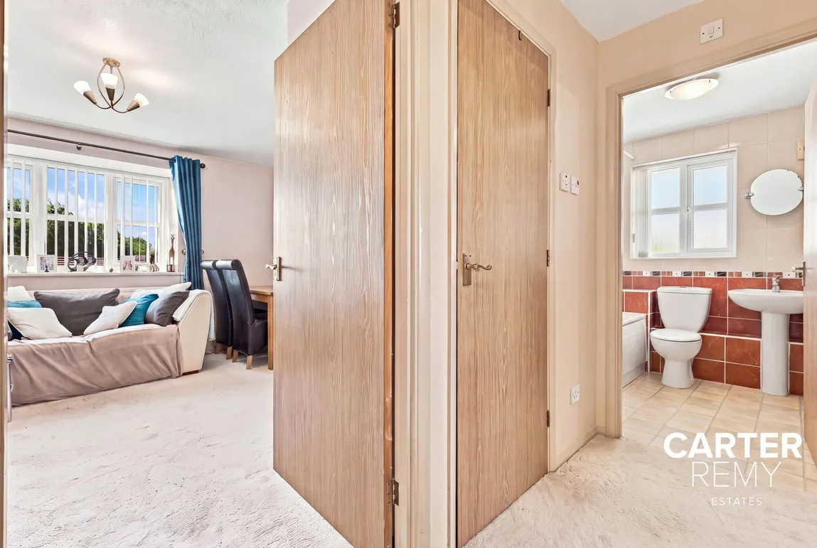 Laburnum Grove, South Ockendon, RM15 6RA, photo 5