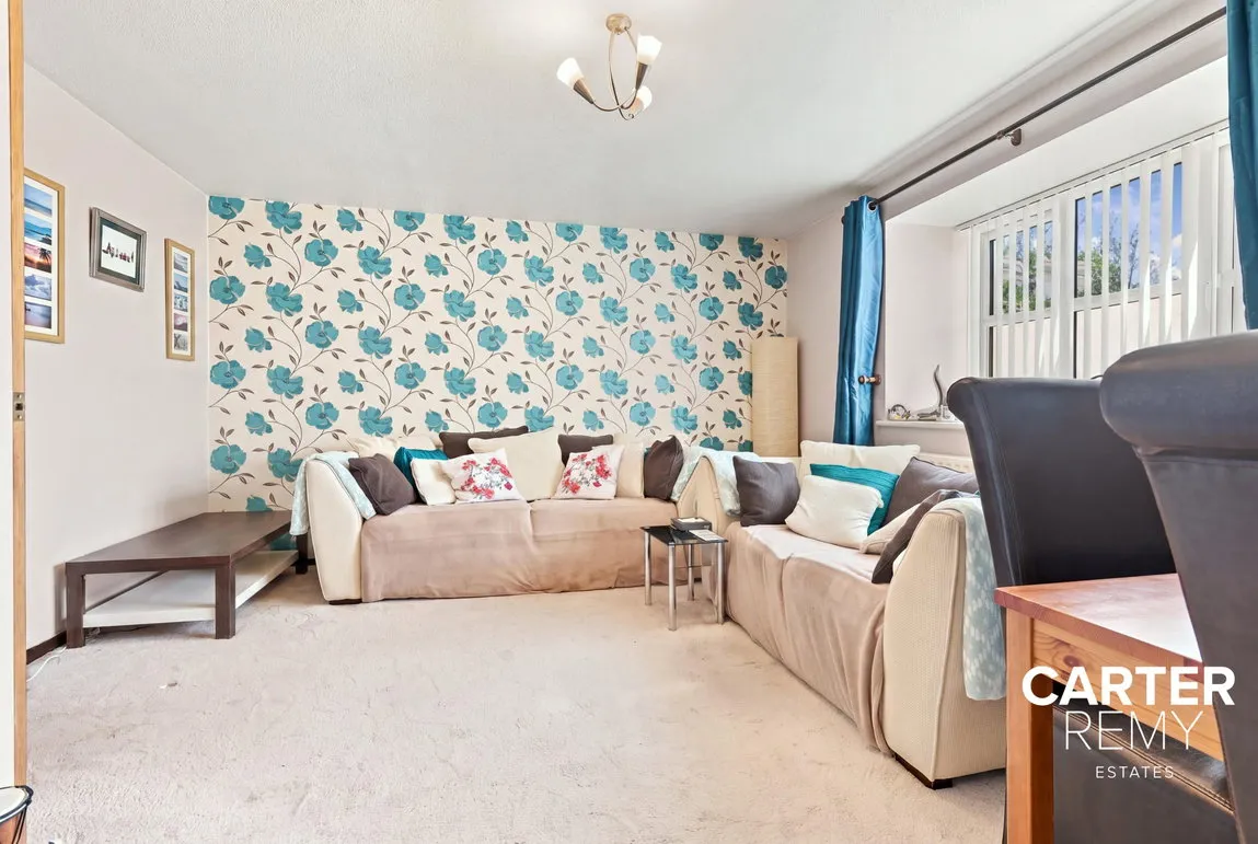 Laburnum Grove, South Ockendon, RM15 6RA, photo 3