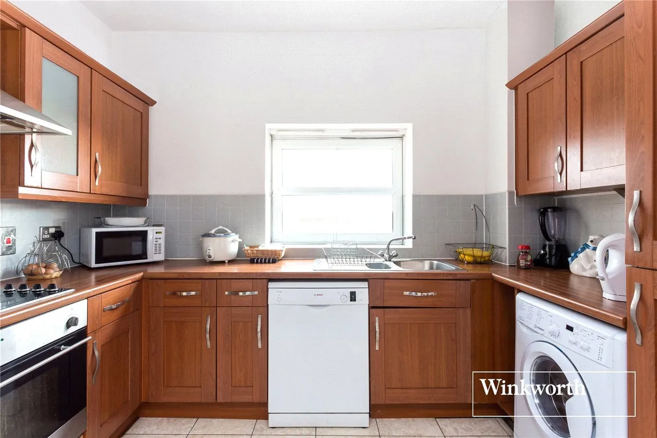 Compton Court, 1 Crowder Close, North Finchley, London, N12, photo 8