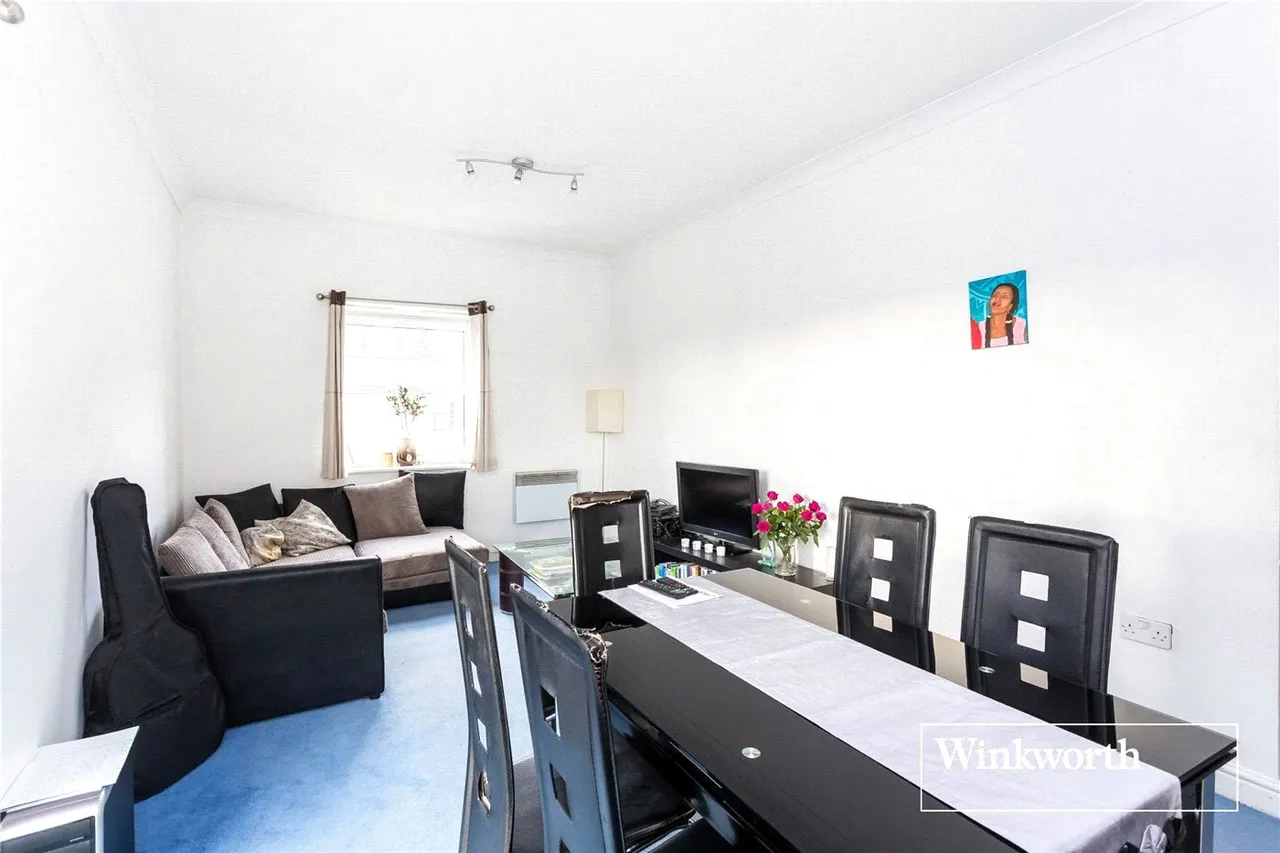 Compton Court, 1 Crowder Close, North Finchley, London, N12, photo 3