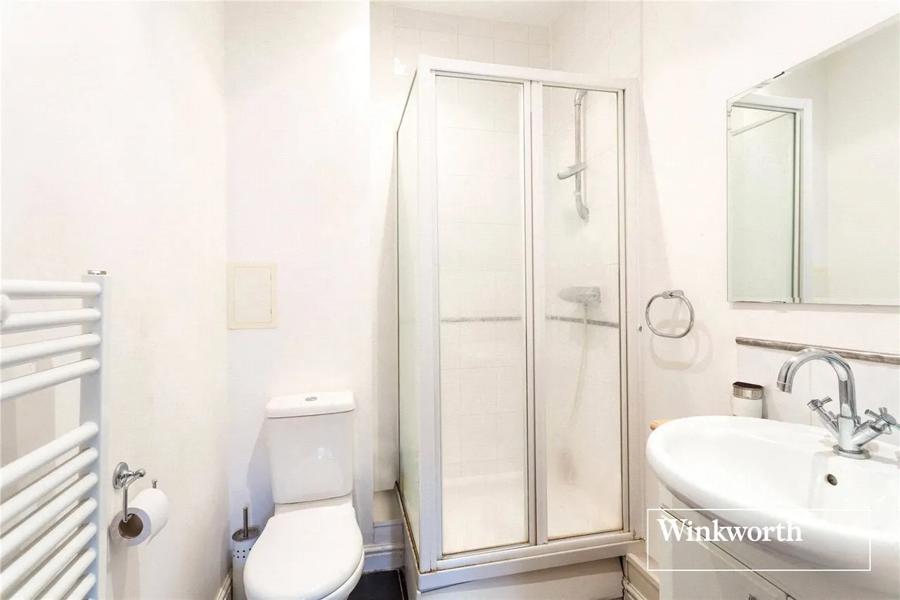 Compton Court, 1 Crowder Close, North Finchley, London, N12, photo 9