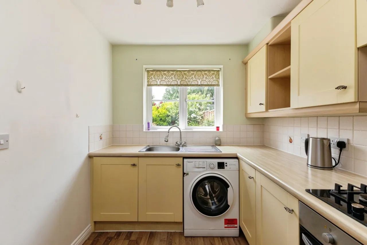 Myrtle Tree Crescent, Weston-super-mare, BS22, photo 9