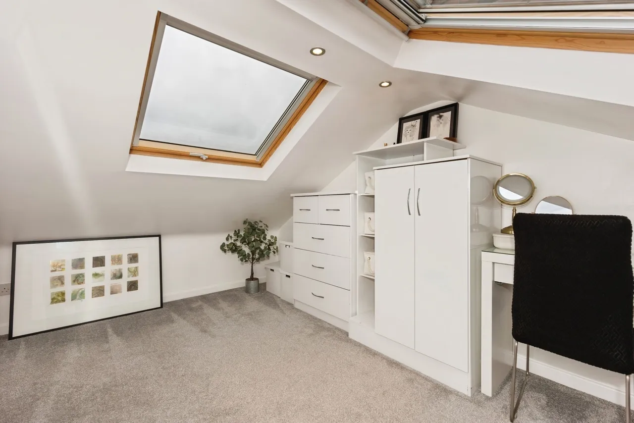Knowsley Avenue, Urmston, M41, photo 17