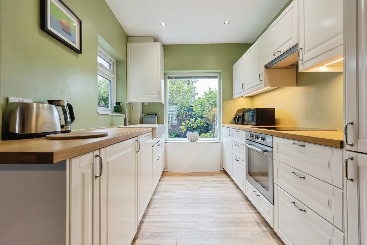 Knowsley Avenue, Urmston, M41, photo 7