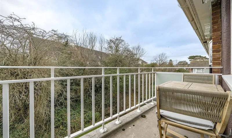 Rosebank, Epsom, KT18, photo 8