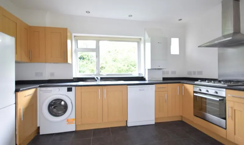 Rosebank, Epsom, KT18, photo 10