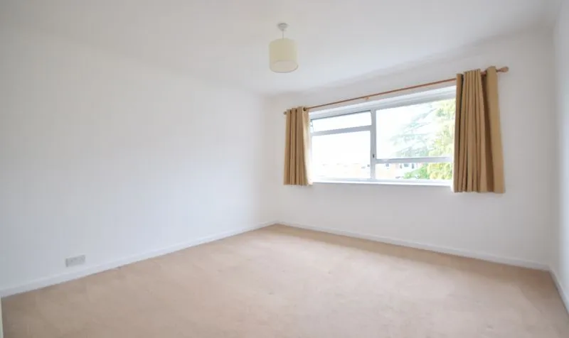 Rosebank, Epsom, KT18, photo 5