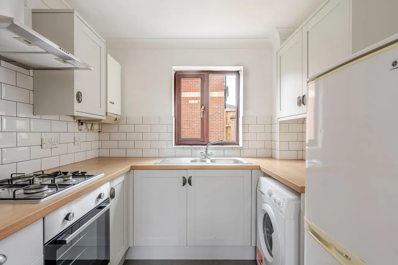 Chiltern Close, North Station, Colchester, CO1, photo 2
