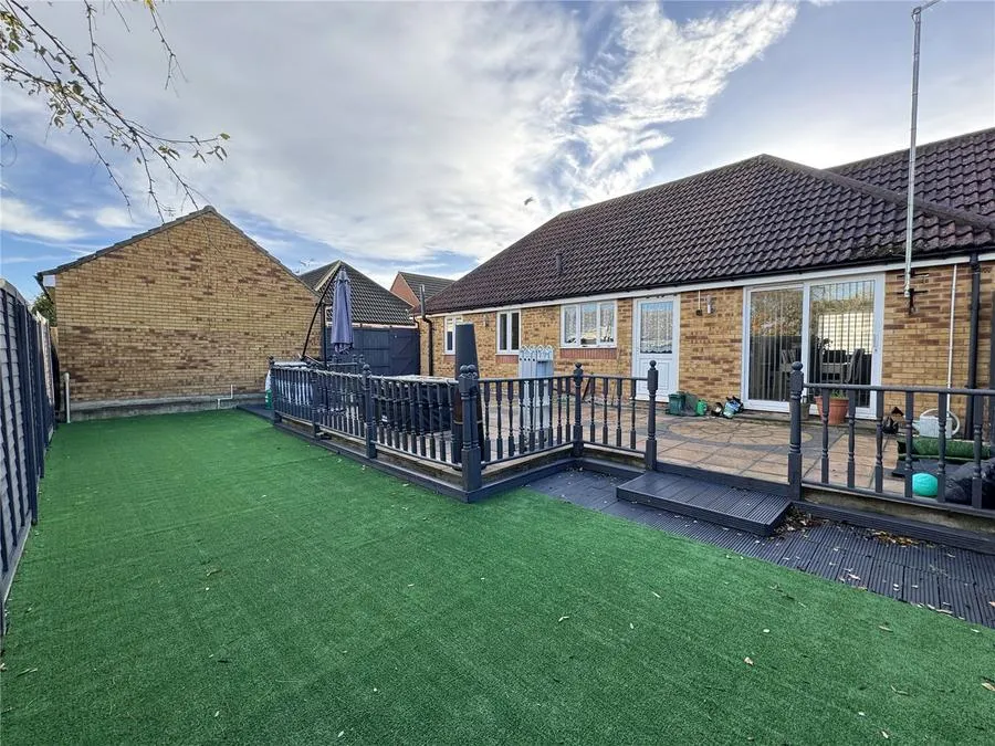 Totlands Drive, Clacton-on-Sea, CO15, photo 16