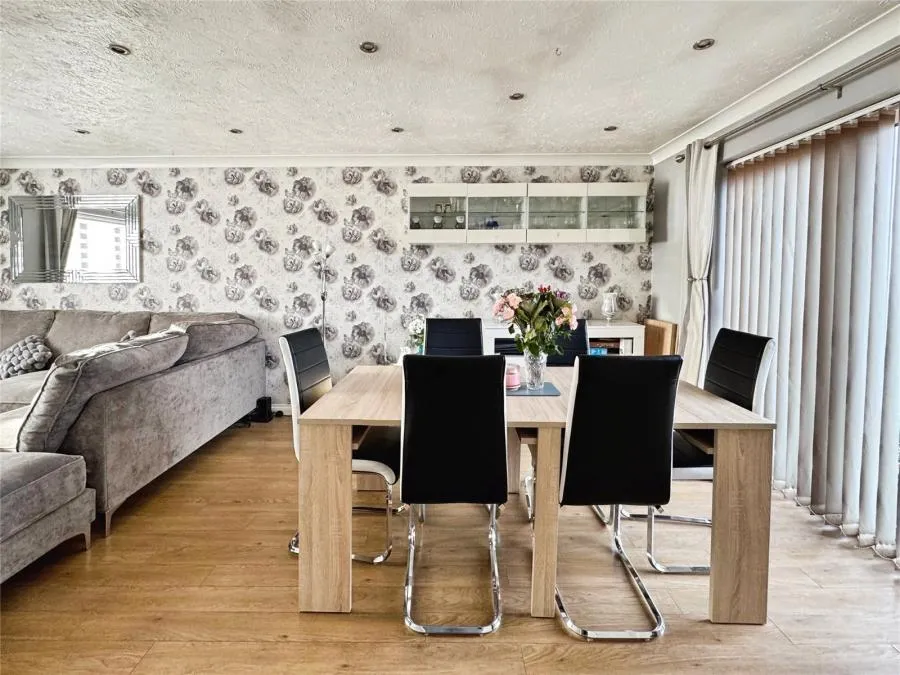 Totlands Drive, Clacton-on-Sea, CO15, photo 6