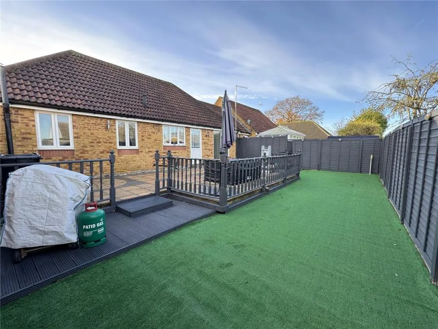 Totlands Drive, Clacton-on-Sea, CO15, photo 2