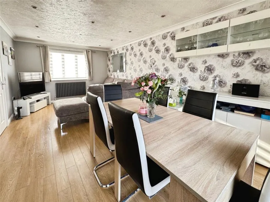 Totlands Drive, Clacton-on-Sea, CO15, photo 4
