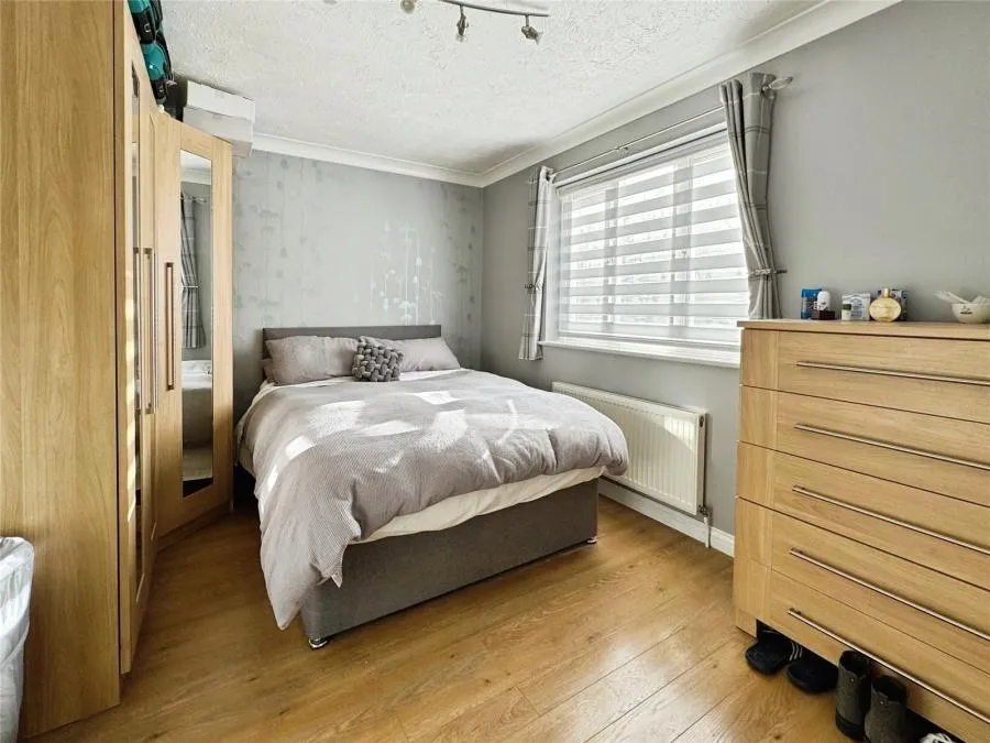Totlands Drive, Clacton-on-Sea, CO15, photo 12