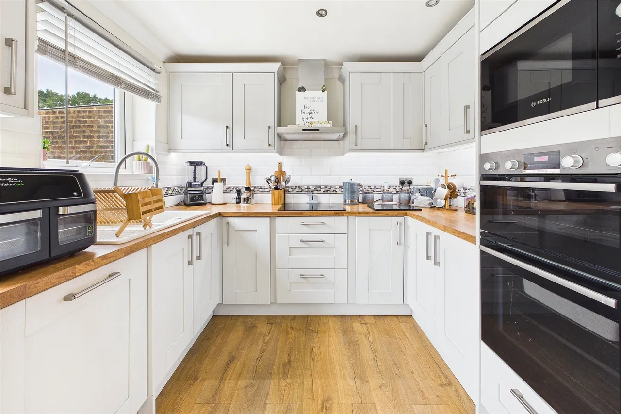 Lynwood Drive, Mytchett, GU16, photo 4