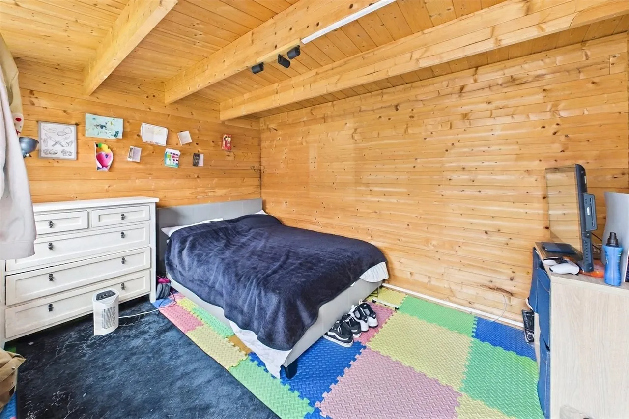 Lynwood Drive, Mytchett, GU16, photo 13