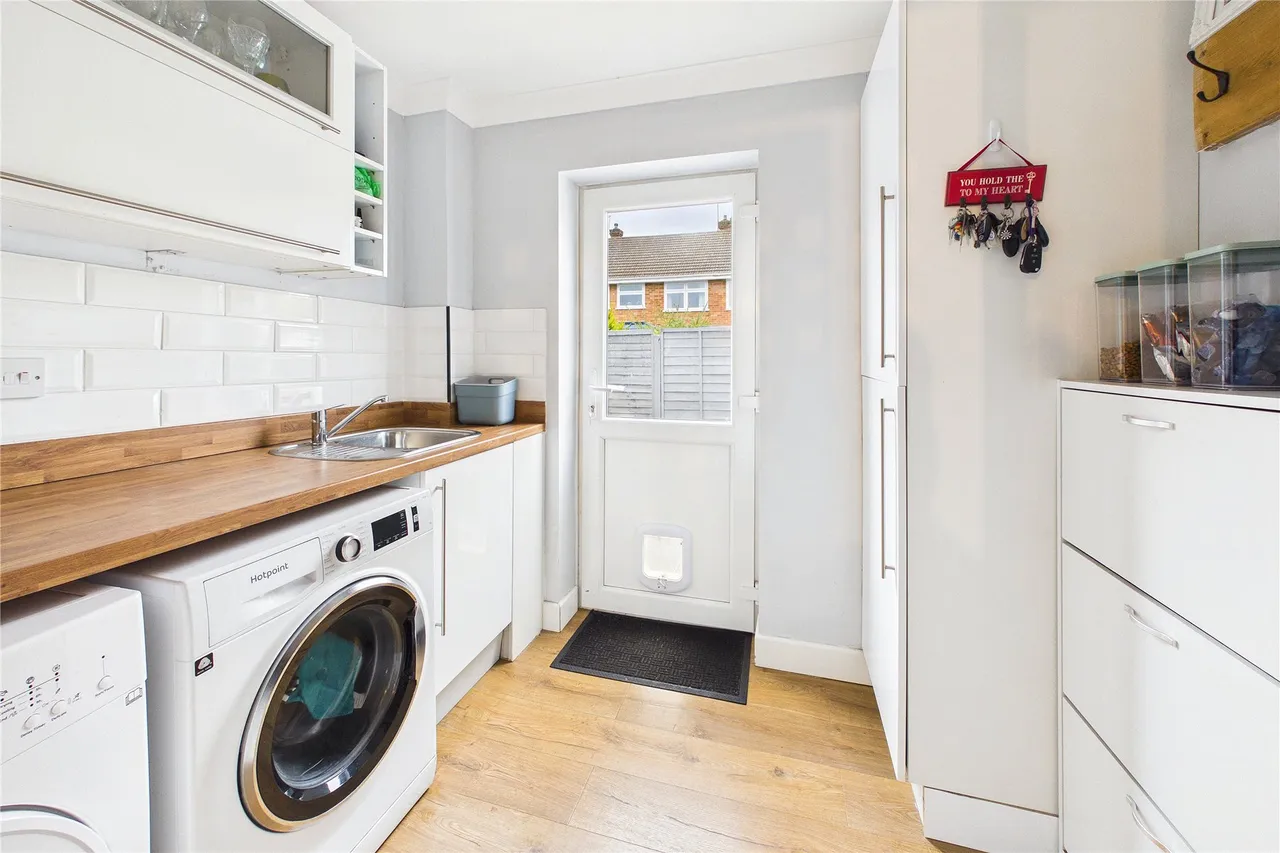 Lynwood Drive, Mytchett, GU16, photo 18