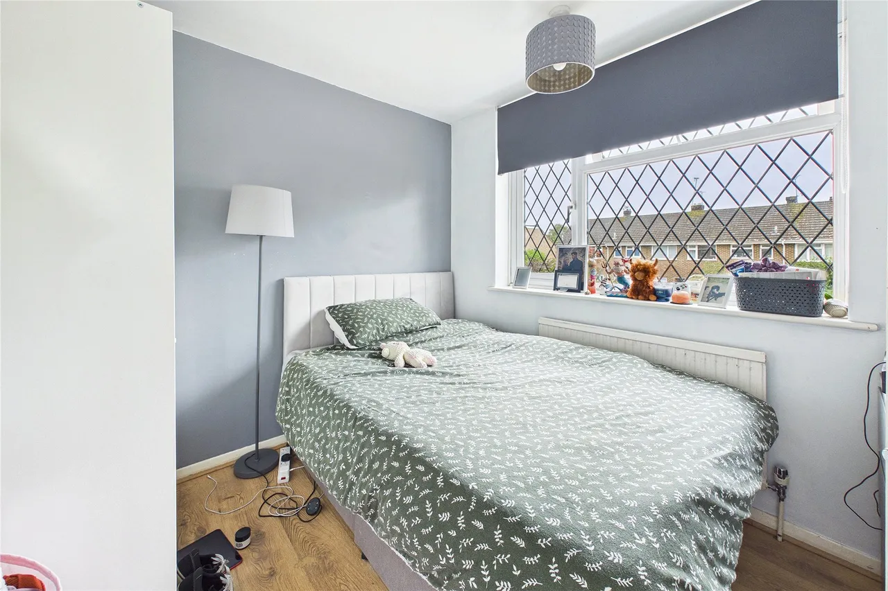 Lynwood Drive, Mytchett, GU16, photo 9