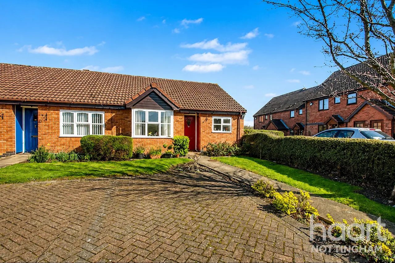 2 bed house for sale, Kingfishers Court, West Bridgford, NG2