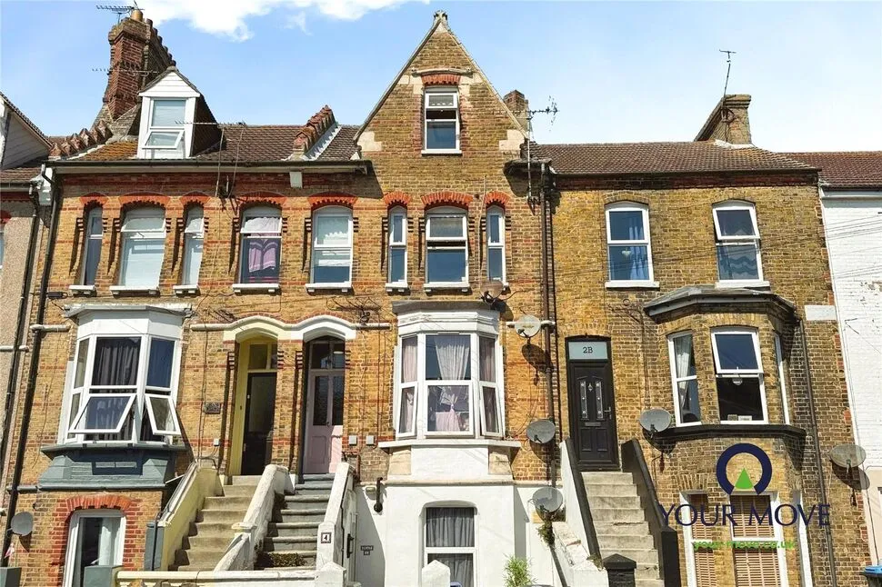 2 bed flat for sale — Codrington Road, Ramsgate, Kent, CT11