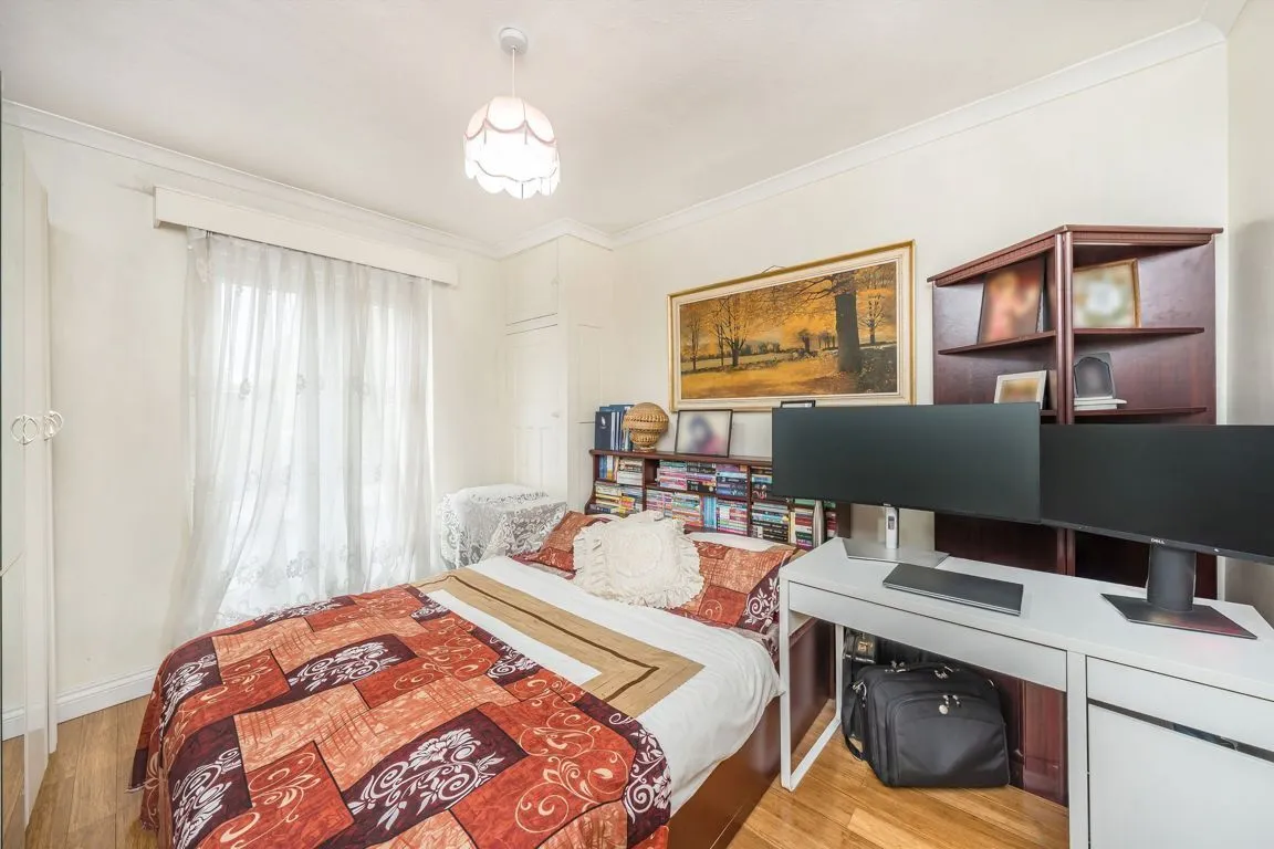 Cottimore Avenue, Walton-on-Thames, KT12, photo 8