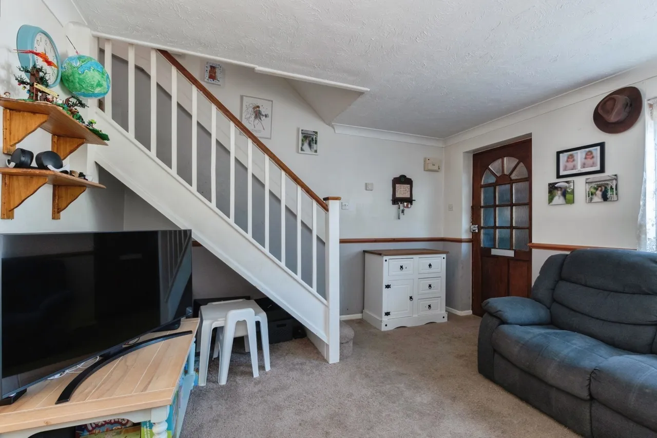 Godmanston Close, Poole, BH17, photo 3