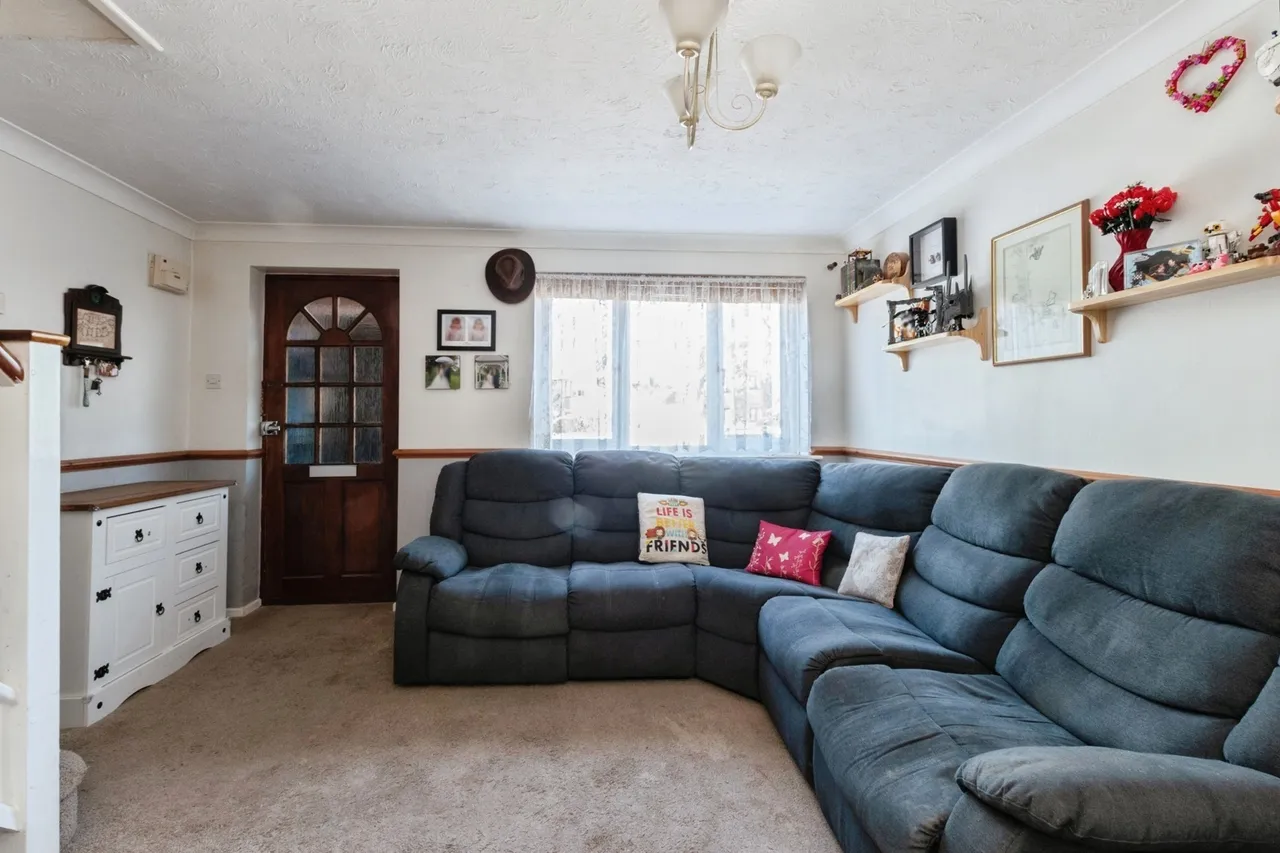 Godmanston Close, Poole, BH17, photo 2