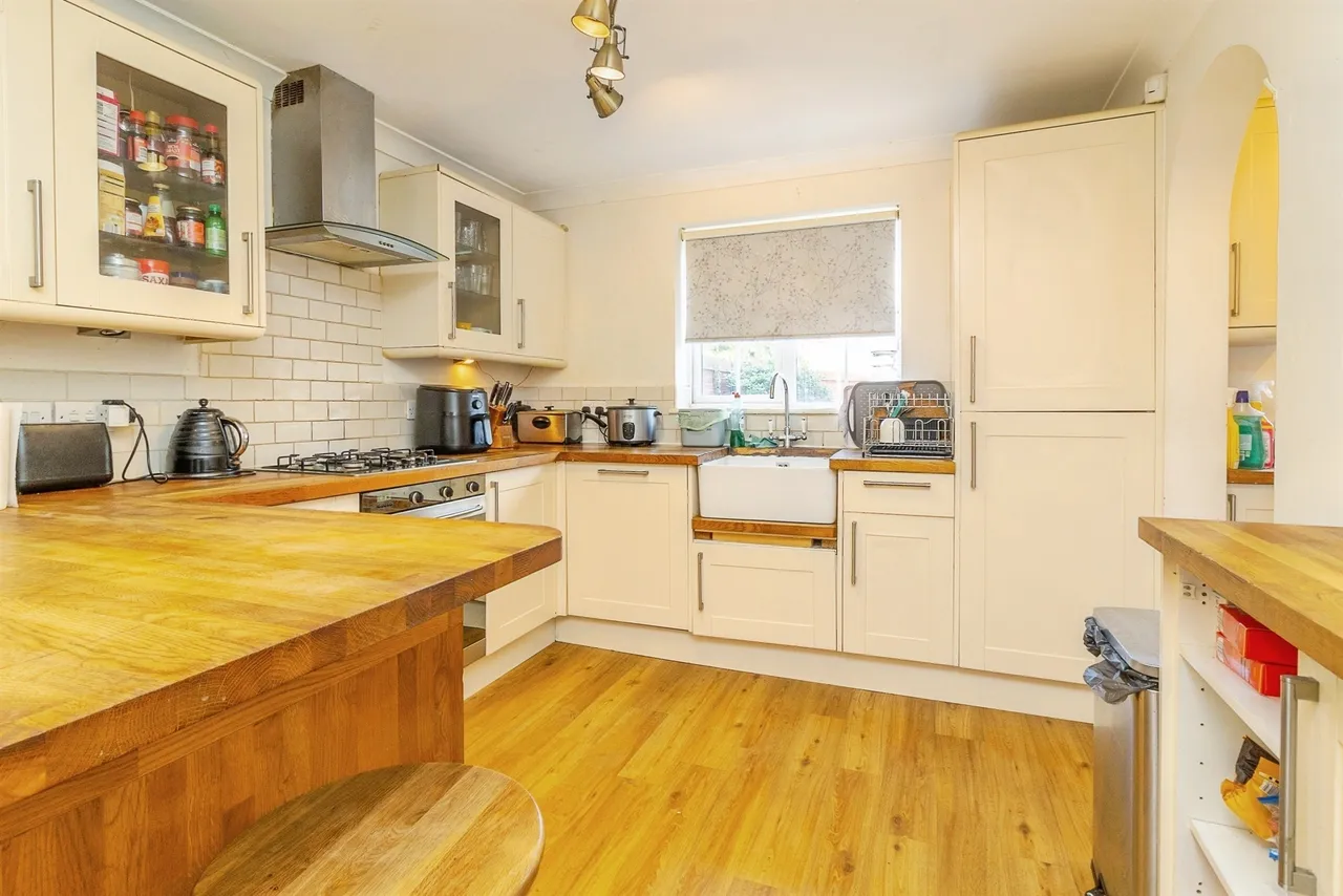 Newport Road, Woburn Sands, MK17, photo 2
