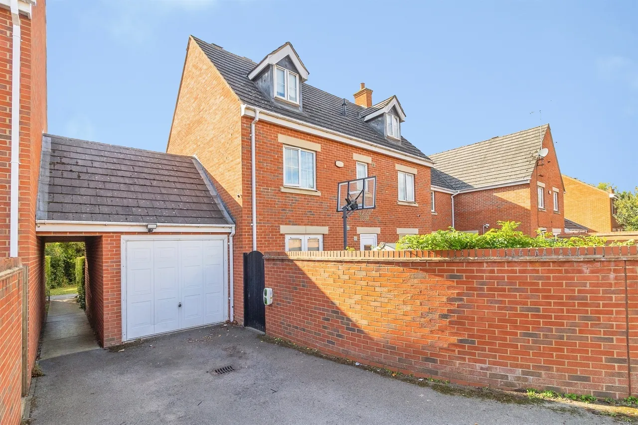 Newport Road, Woburn Sands, MK17, photo 5