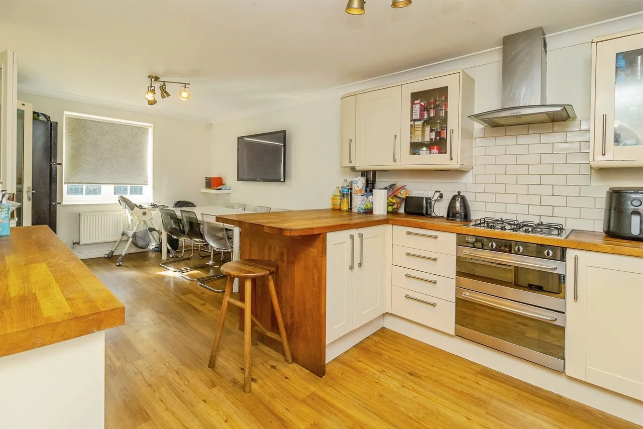 Newport Road, Woburn Sands, MK17, photo 9