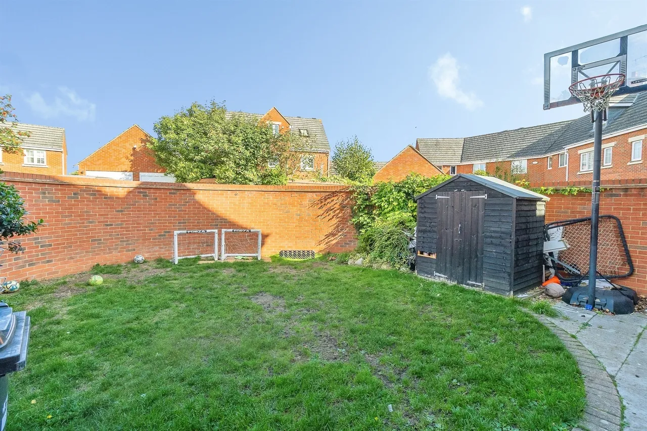 Newport Road, Woburn Sands, MK17, photo 3
