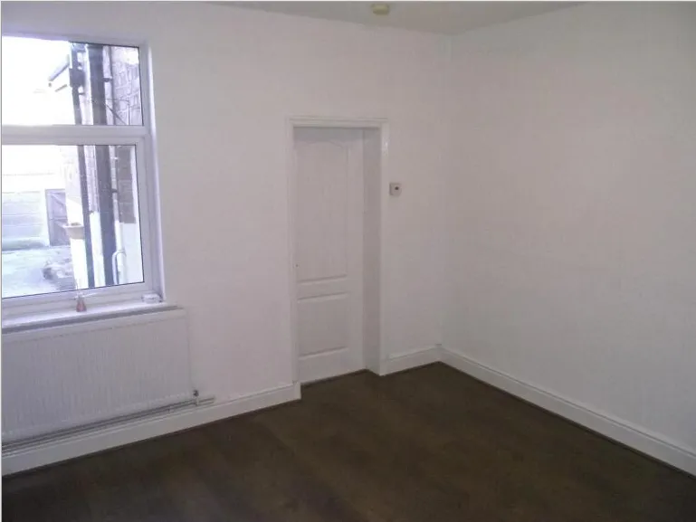 Vincent Street, CW1, photo 5