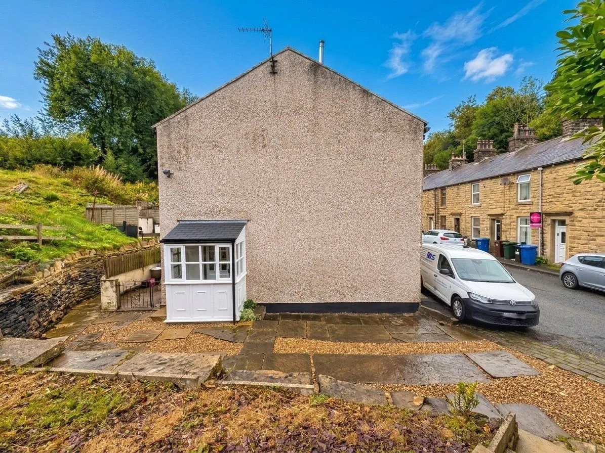 Lee Road, Stacksteads, OL13, photo 3