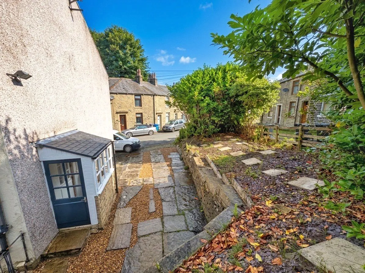 Lee Road, Stacksteads, OL13, photo 8