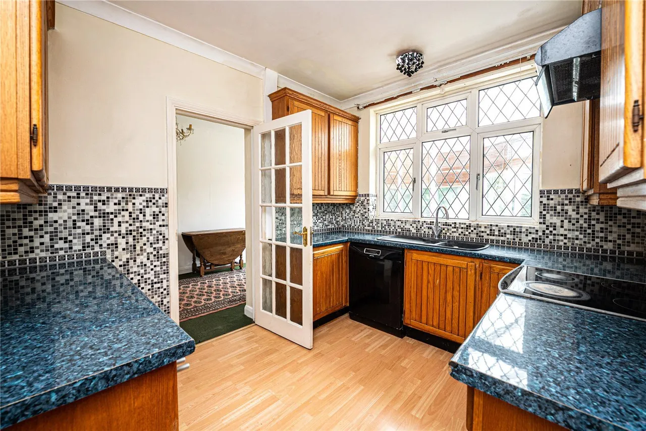 Lyndhurst Avenue, Twickenham, TW2, photo 3