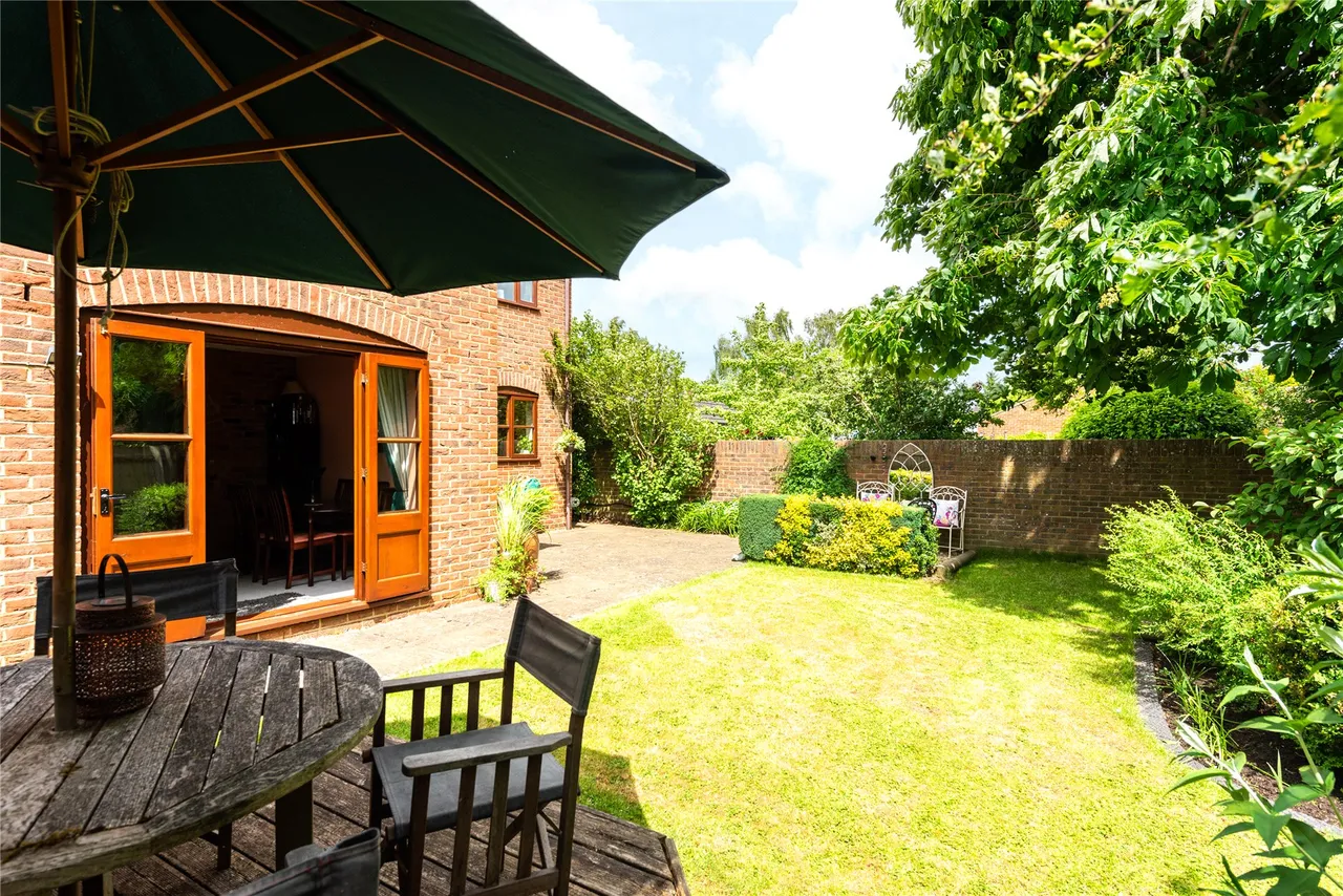 Church Street, Twyford, MK18, photo 4