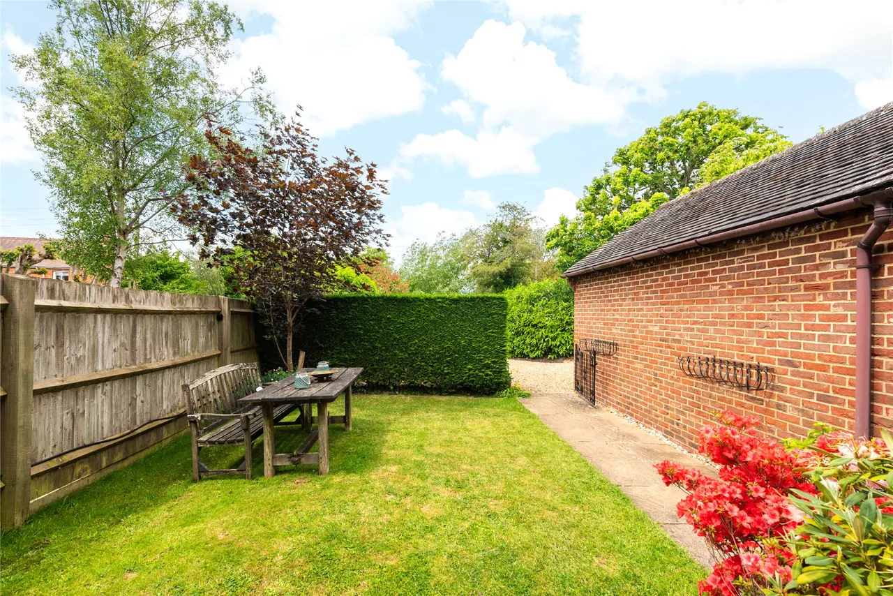Church Street, Twyford, MK18, photo 19