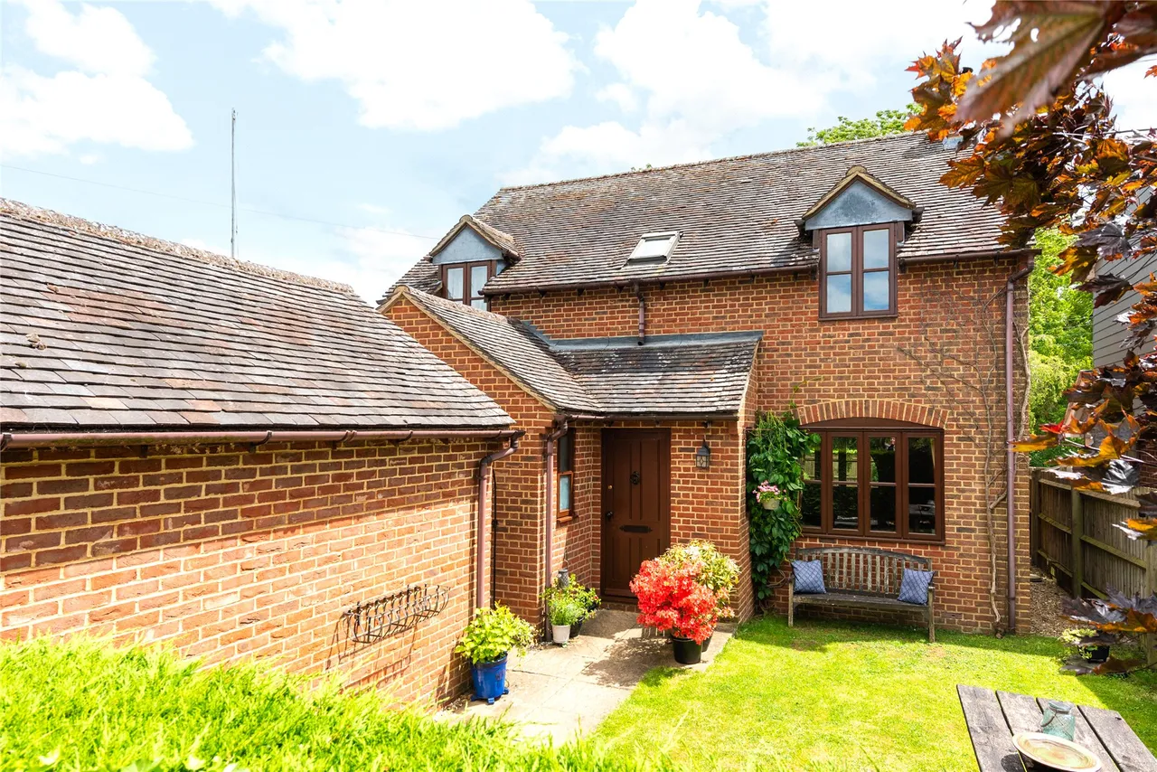 4 bed property for sale, Church Street, Twyford, MK18