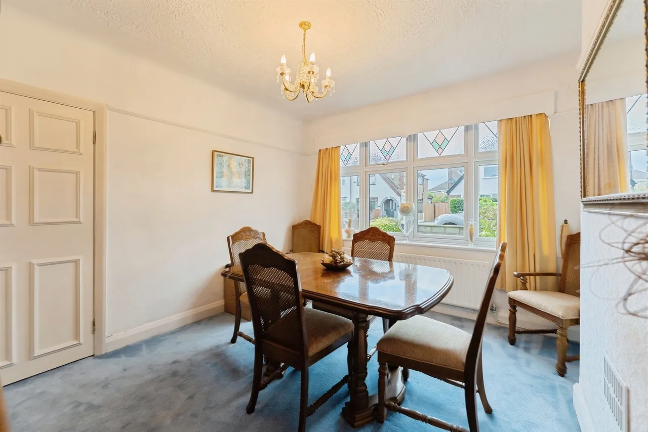 Lilac Grove, Whitby, CH66, photo 7