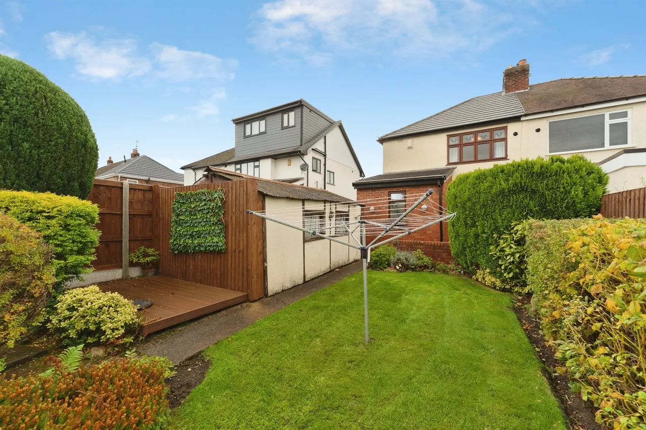 Lilac Grove, Whitby, CH66, photo 18