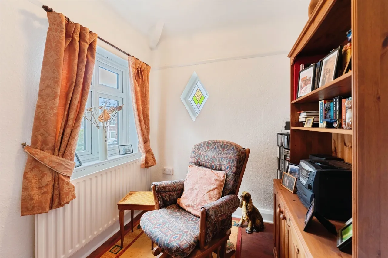 Lilac Grove, Whitby, CH66, photo 5