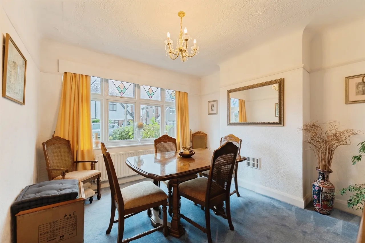 Lilac Grove, Whitby, CH66, photo 6